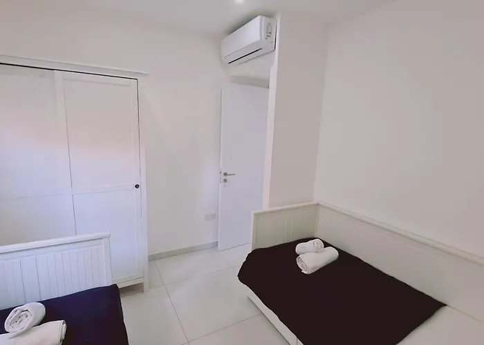 Апартаменти Kallucci's Maison De La Ларнака