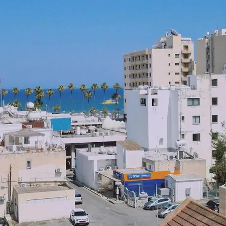 Kallucci's Maison De La * לרנקה