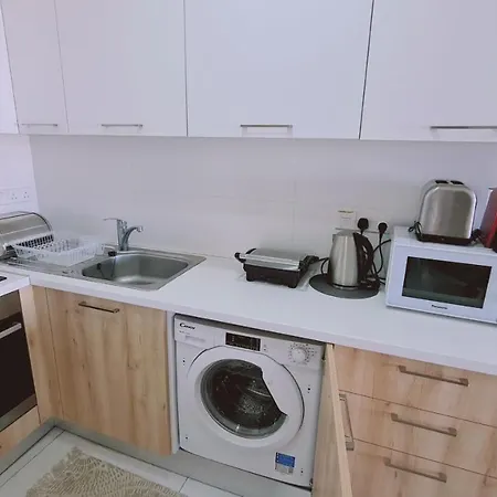 Kallucci's Maison De La לרנקה